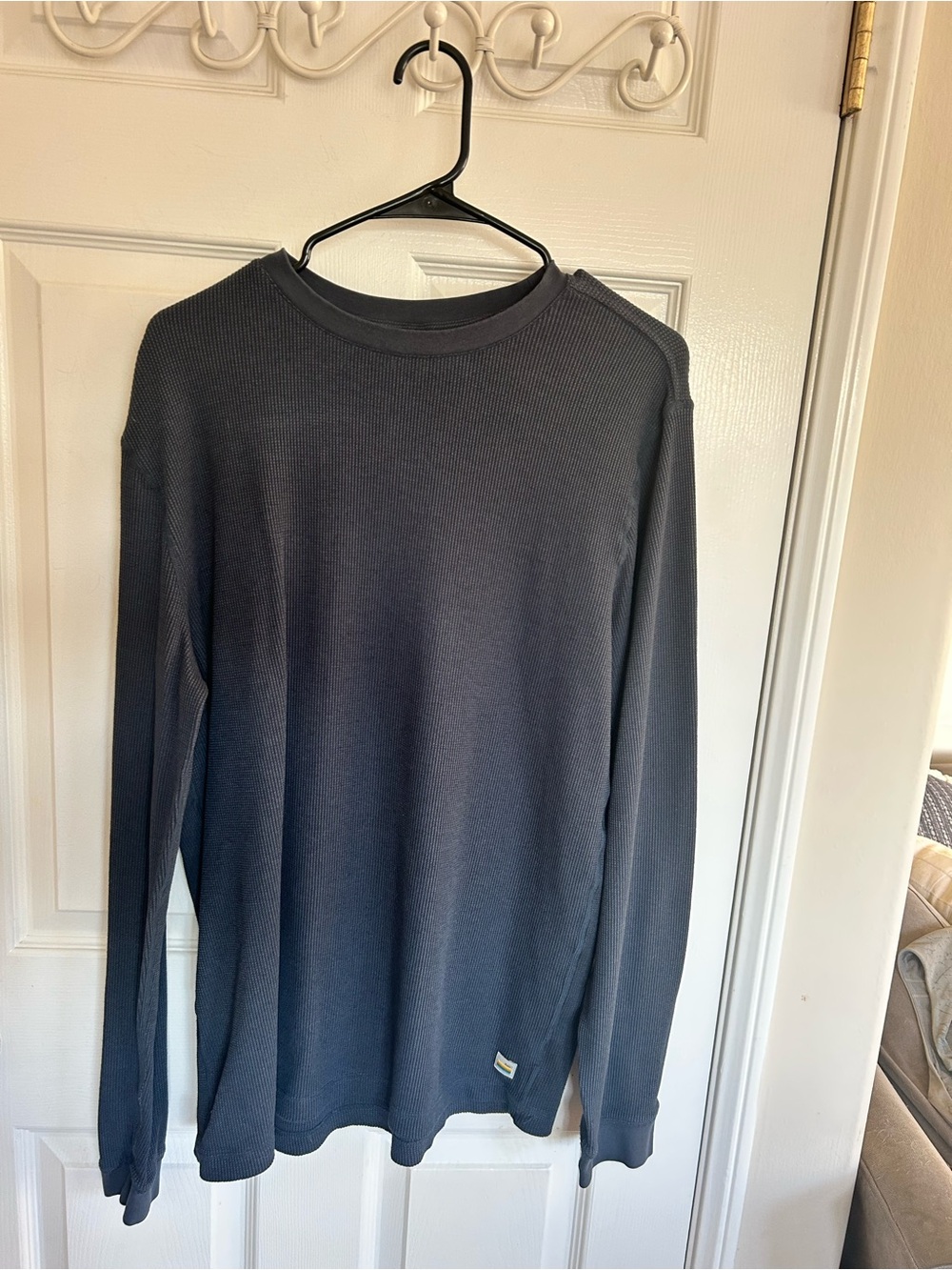 Vuori Men’s Long Sleeve Thermal Waffle Crewneck in Dark Navy Size L - Picture 4 of 6
